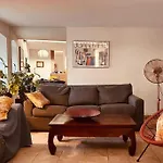 Luxe Loft 2br By Irundo Apartment *