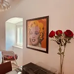 Luxe Loft 2br By Irundo Apartment