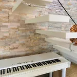 Apartment Luxe Loft 2br By Irundo