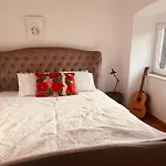 Apartment Luxe Loft 2br By Irundo