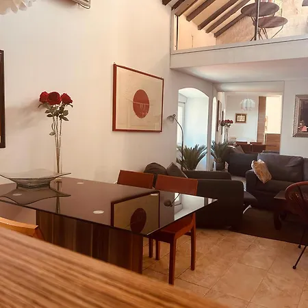 Luxe Loft 3br With Beautiful View By Irundo Apartment