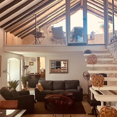 Luxe Loft 3br With Beautiful View By Irundo Apartment