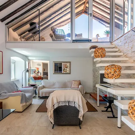 Apartment Luxe Loft 3br With Beautiful View By Irundo *