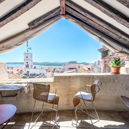 Luxe Loft 3br With Beautiful View By Irundo Apartment