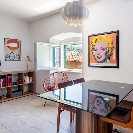 Luxe Loft 3br With Beautiful View By Irundo *