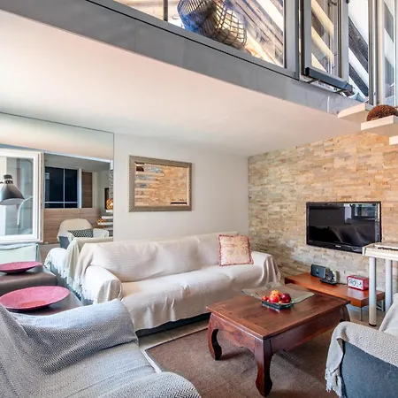Luxe Loft 3br With Beautiful View By Irundo Apartment *