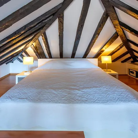Luxe Loft 3br With Beautiful View By Irundo Apartment *
