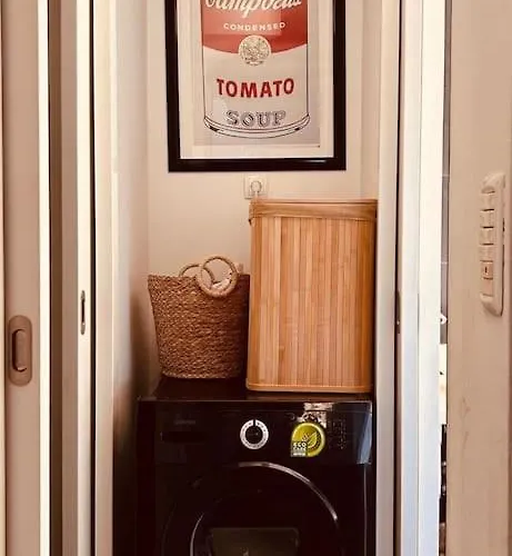 Luxe Loft 2Br By Irundo דירה שיבניק